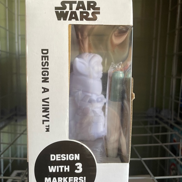 STAR WARS- ‘Design a Vinyl’ Mandalorian craft figurine. - Picture 4 of 4